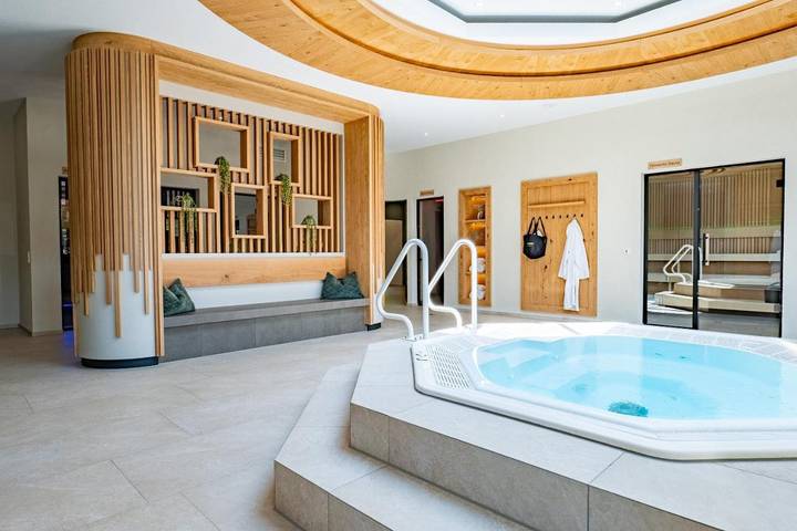 Hotel für 2 Personen, mit Terrasse und Whirlpool sowie Sauna in Laichingen