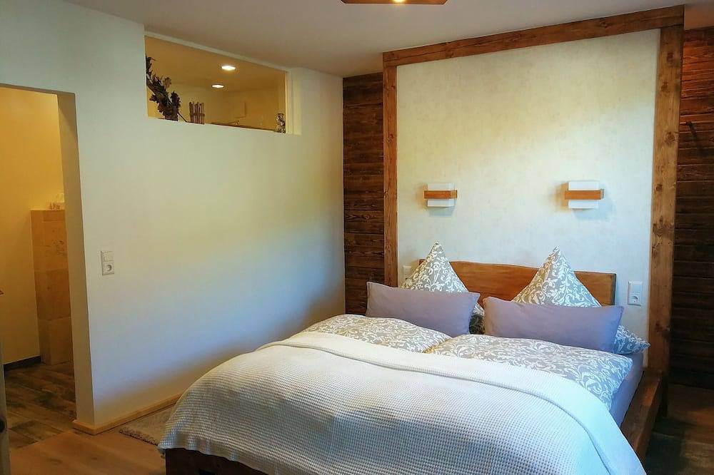 Ganze Wohnung, Neu! exklusive gemütliche Ferienwohnung mit Kachelofen in Enzklösterle, Nordschwarzwald