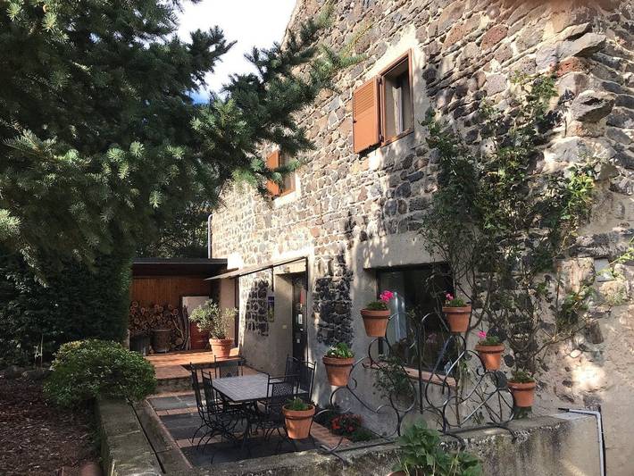 Location de vacances pour 3 personnes, avec piscine et jardin, animaux acceptés dans Région de Besse-et-Saint-Anastaise - 4