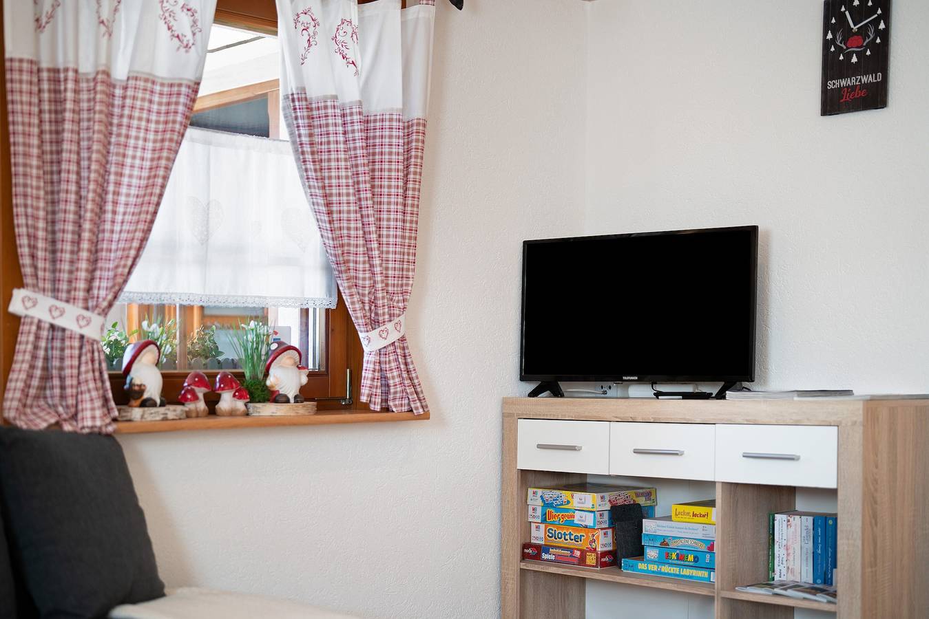 Ganze Wohnung, Ferienwohnung 'Steinbühlschlössle' mit gemeinsamer Terrasse, gemeinsamem Garten und Wi-Fi in Schönwald, Südschwarzwald