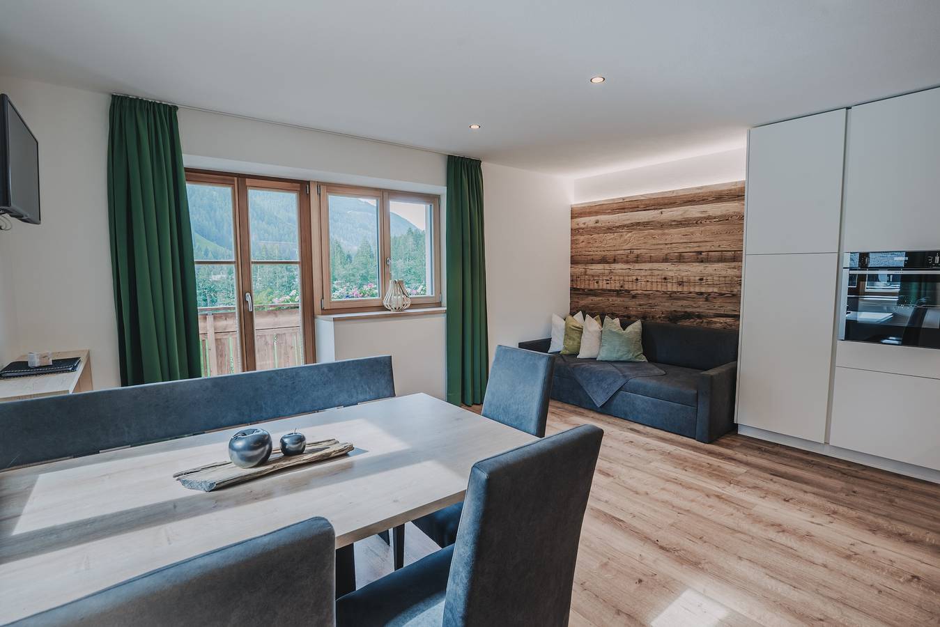 Appartement entier, Appartement "Appartement Schönberg" avec vue sur les montagnes, terrasse partagée et Wi-Fi in San Giacomo, Valle Aurina