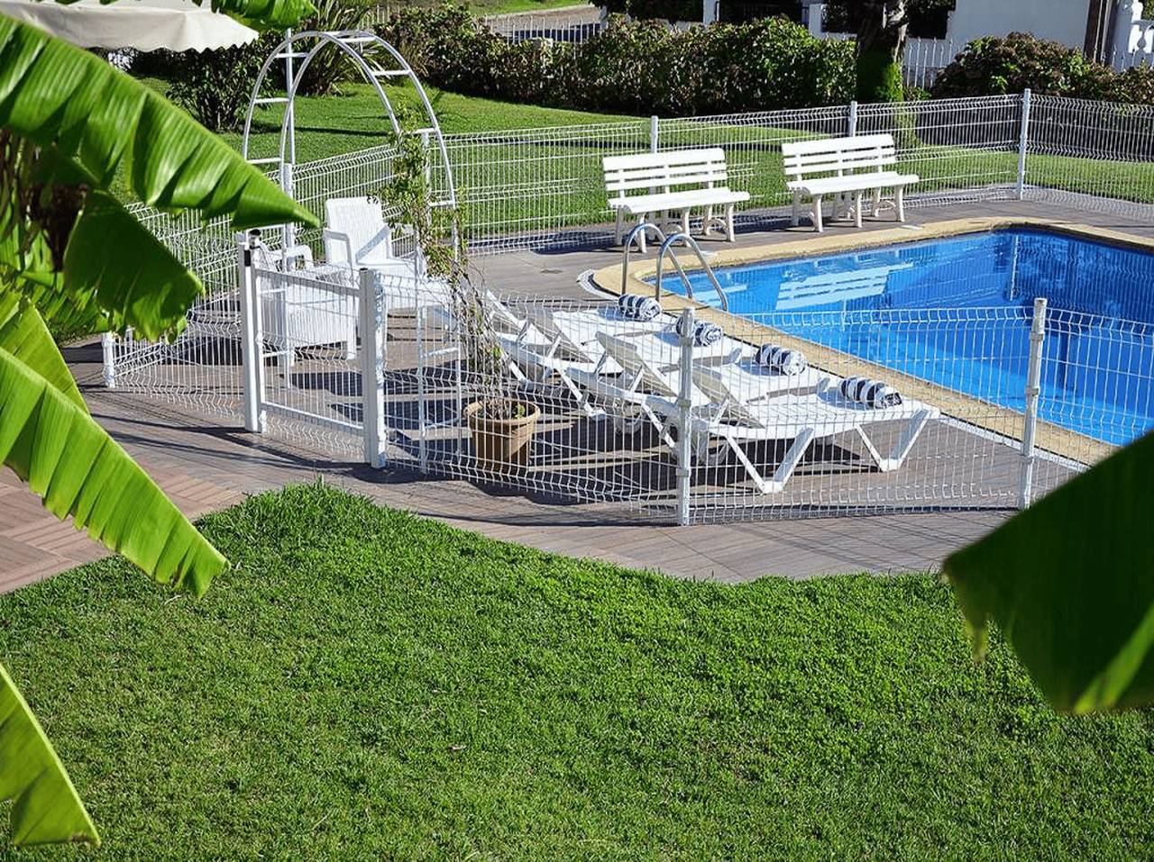 Villa para 14 pessoas com varanda in Aroeira, Corroios