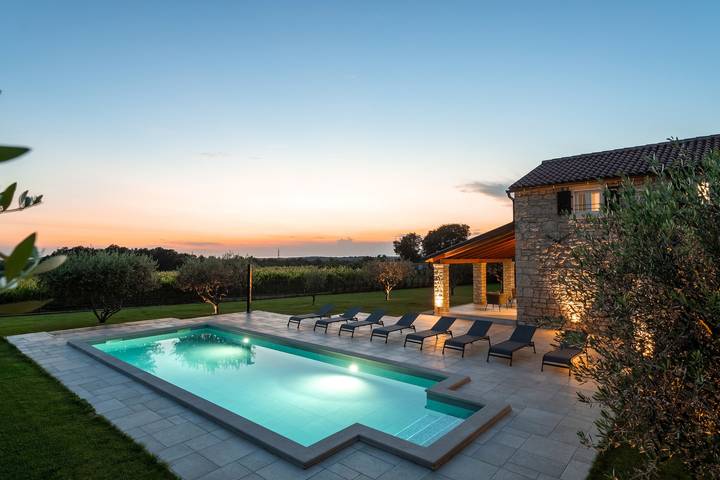 Ferienhaus für 8 Personen, mit Terrasse und Garten sowie Pool in Porec und Umgebung - 2