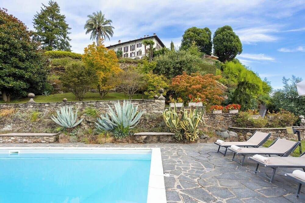 Villino San Remigio - 9 Bedrooms 18 Pax in Verbania, Comune di Verbania