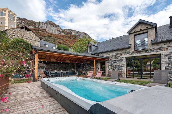 Location de vacances pour 6 personnes, avec Jacuzzi et Jardin à Agos-Vidalos