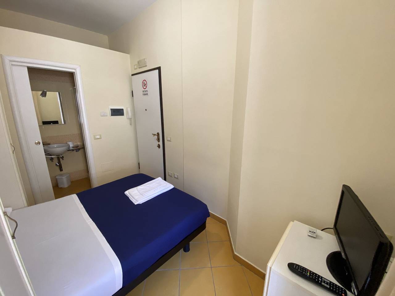 Appartamento intero, Butterfly's House - Bh1 - Camera con letto 1Pz e 1/2 P.T. in Porto Recanati, Costa Adriatica Marche