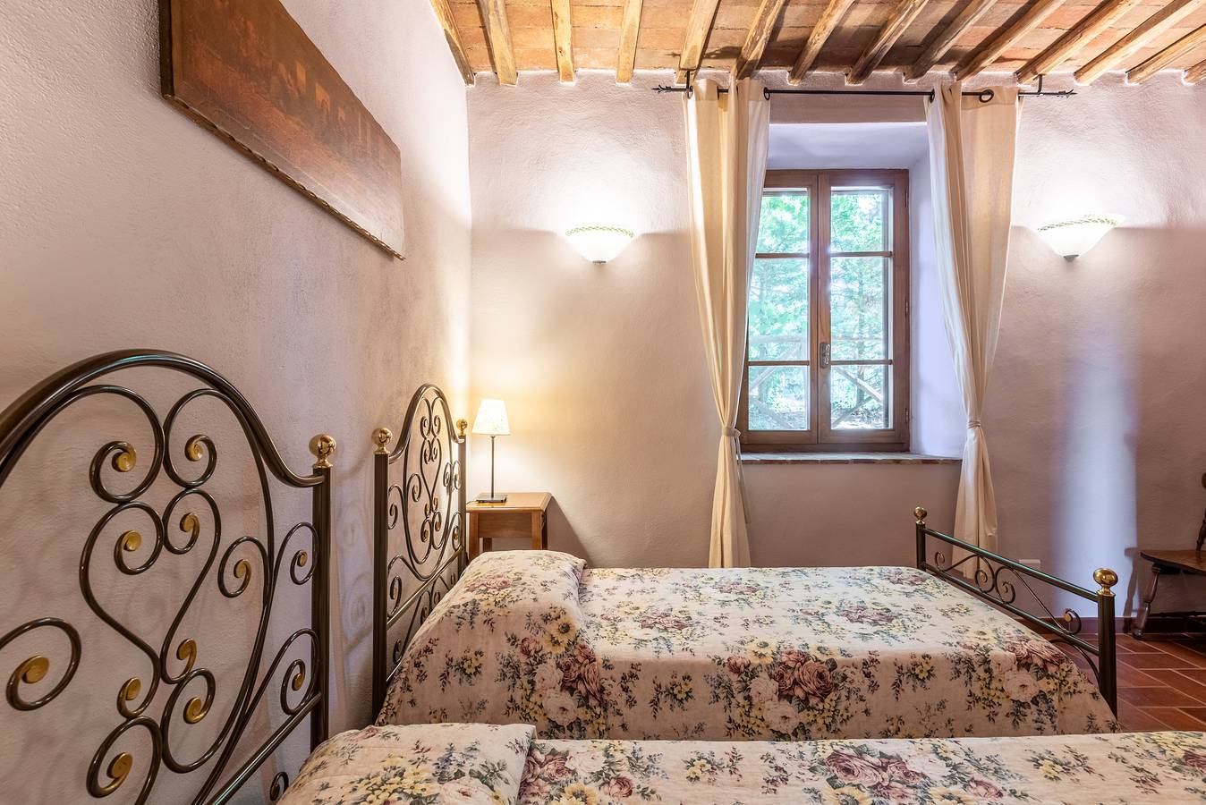 Kamer 'Podere Marroneto - Camera 1' met Uitzicht op de Bergen, Gedeeld Zwembad en Wifi in Monticiano, Provincie Siena