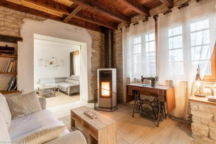 Location de vacances pour 15 personnes, avec terrasse à Marigny-lès-Reullée - 3