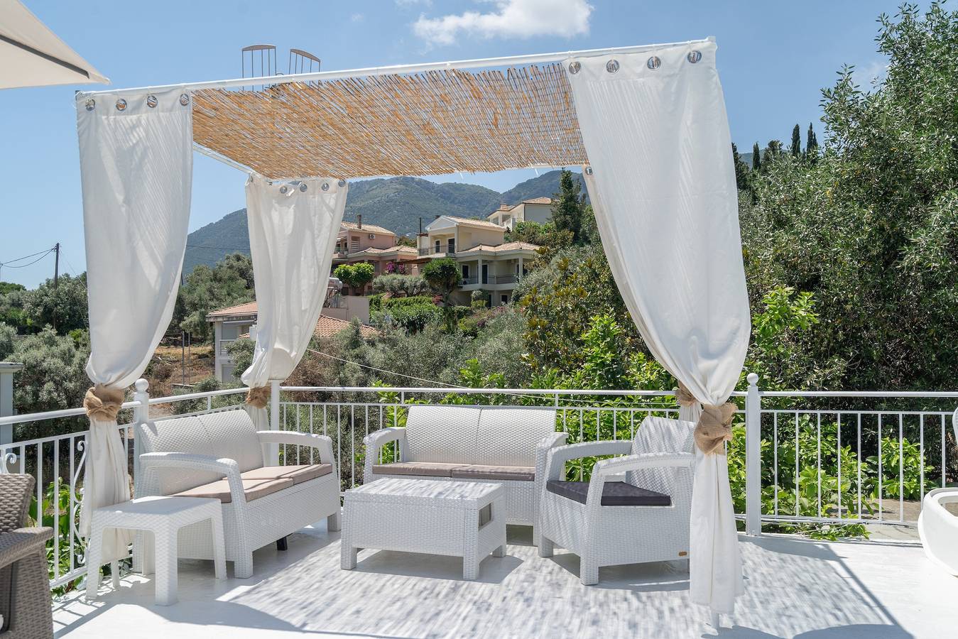 Zimmer "Erdgeschoss" mit Gemeinschaftspool und Wlan in Nikiana, Alexandros