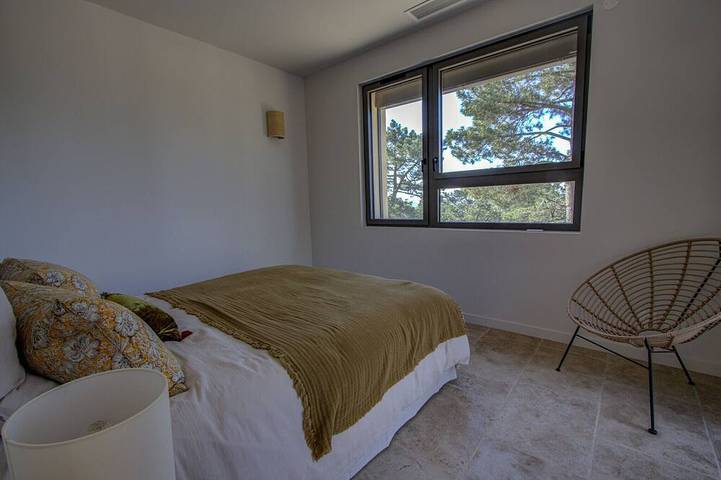 Location de vacances pour 8 personnes, avec balcon et jardin à Saint-Restitut - 3