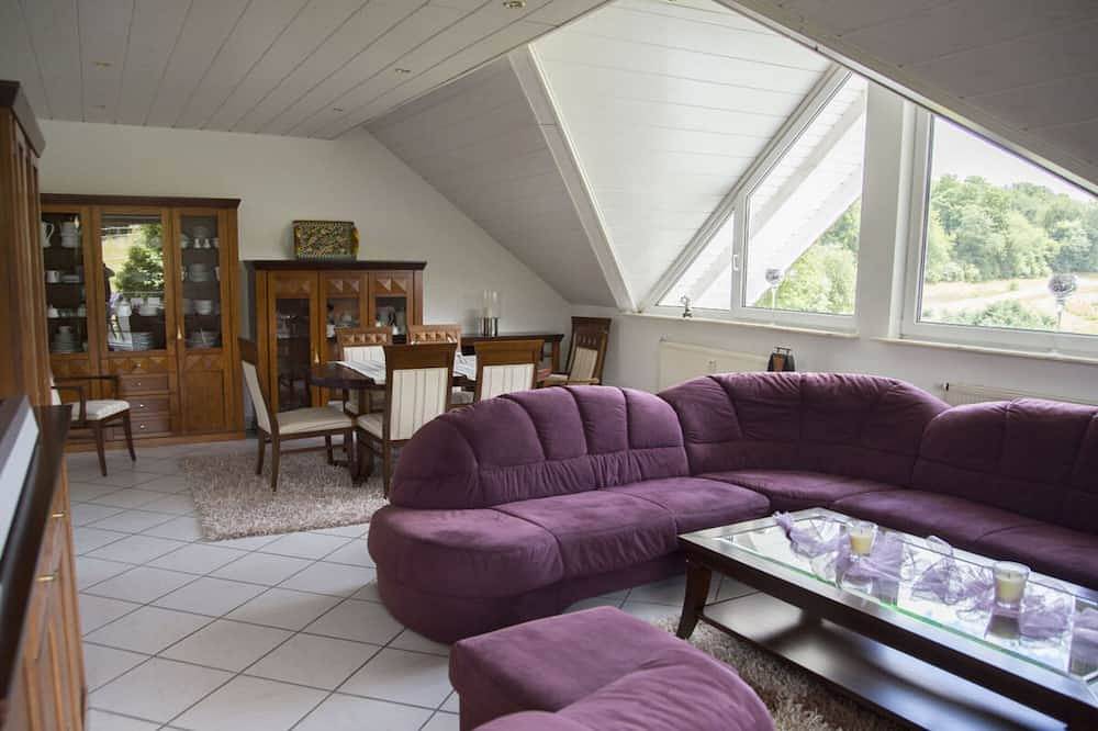 Ganze Wohnung, Apartment im Taunus für 4 Gäste Von Belvilla in Steckenroth, Hohenstein
