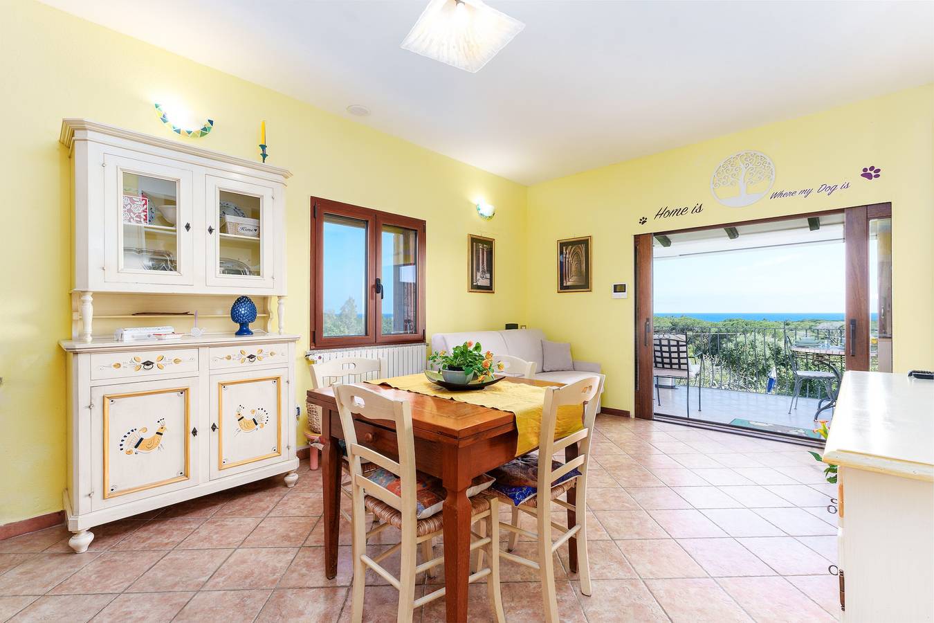 Casa Vacanze 'Gli Amici Di Adry' con Vista Mare, Wi-Fi e Aria Condizionata in S'ena E Sa Chitta, Provincia di Nuoro