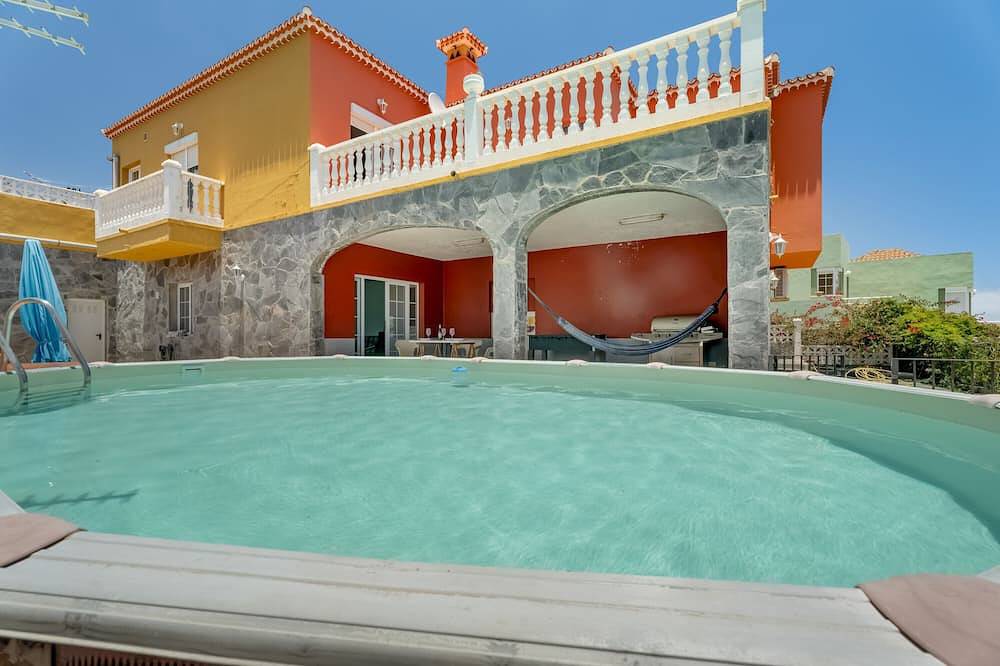 Holiday Home 'Casa Marire' with Sea View, Private Pool and Wi-Fi in Breña Alta, La Palma South