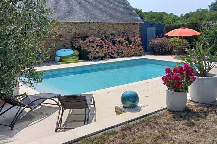 Gîte pour 4 personnes, avec Piscine à Grez-Neuville