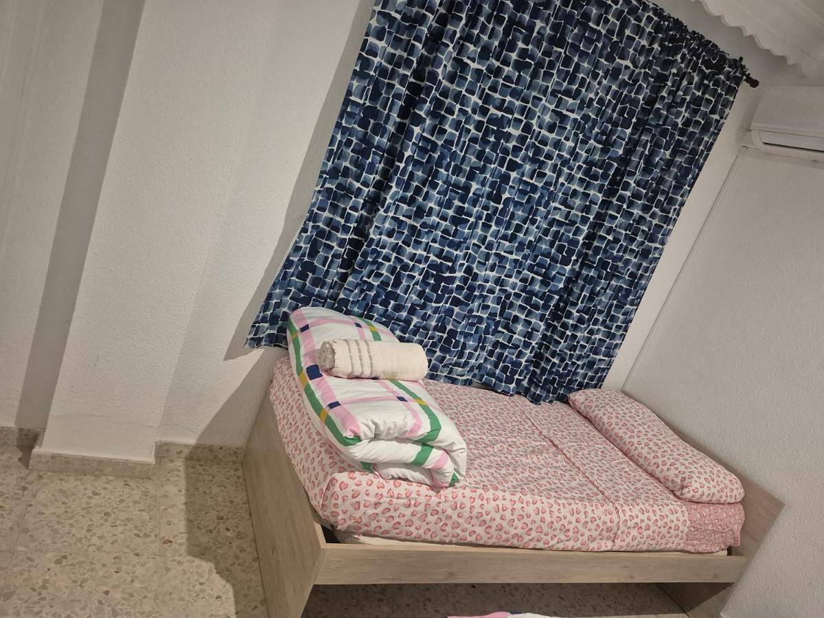 Ganze Wohnung, Apartment with Pool View in Puerto de la Torre, Malaga