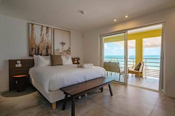 Gîte pour 2 personnes, avec piscine ainsi que vue et terrasse dans Baie de Grand Case