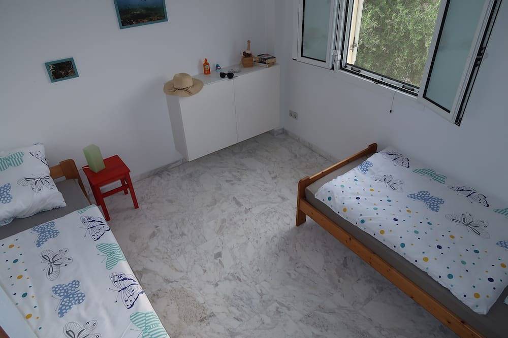 Ganze Wohnung, Großzügige strandnahe Ferienwohnung mit einzigartigem Blick auf Finikounda in Finikounda, Messenien