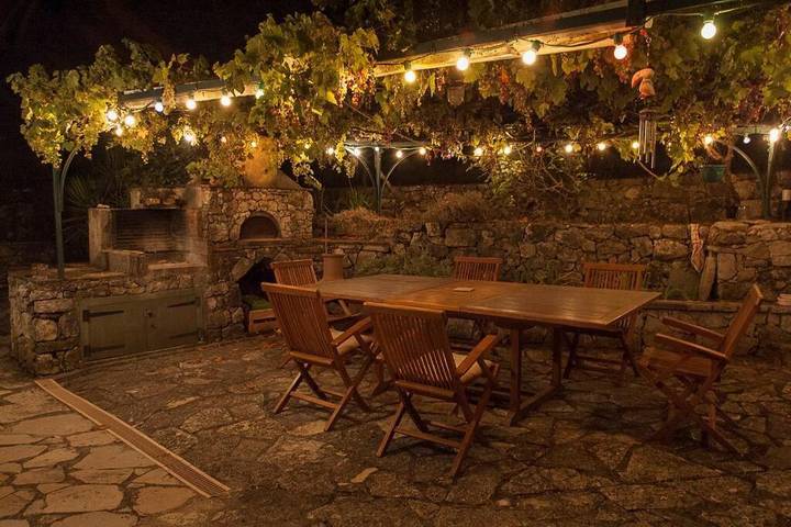 Location de vacances pour 7 personnes, avec jardin et piscine à Gattières - 2