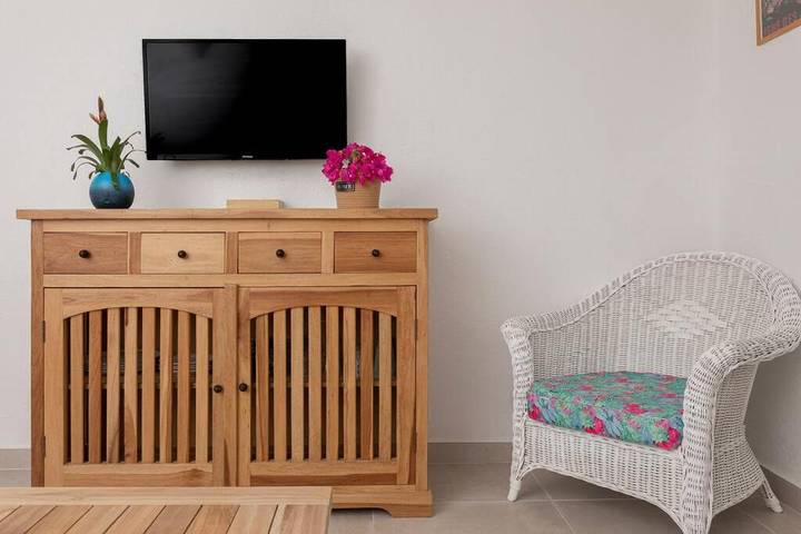 Gîte pour 4 personnes, avec piscine ainsi que jardin et vue dans Port De Saint Francois - 4