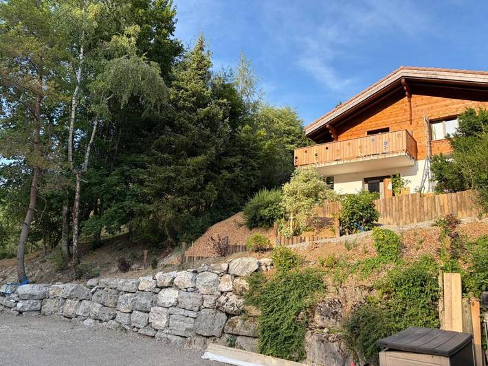 Gîte pour 4 personnes, avec vue et jardin dans Charmey