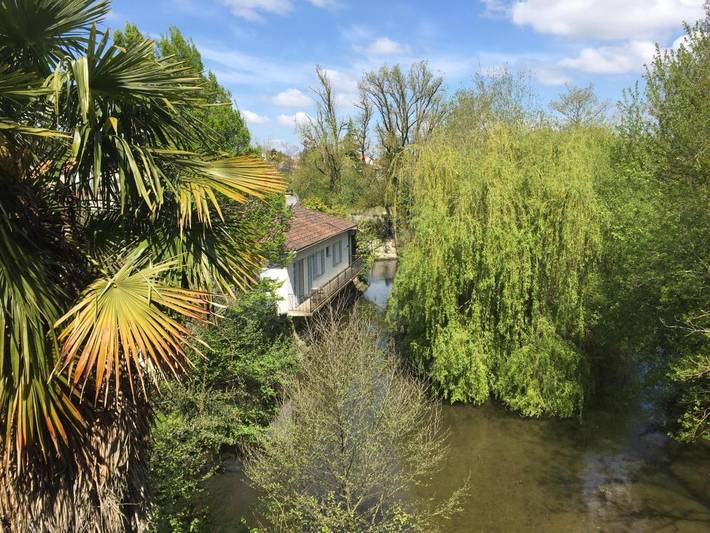 Location de vacances pour 9 personnes, avec piscine ainsi que jacuzzi et balcon à Pons - 2
