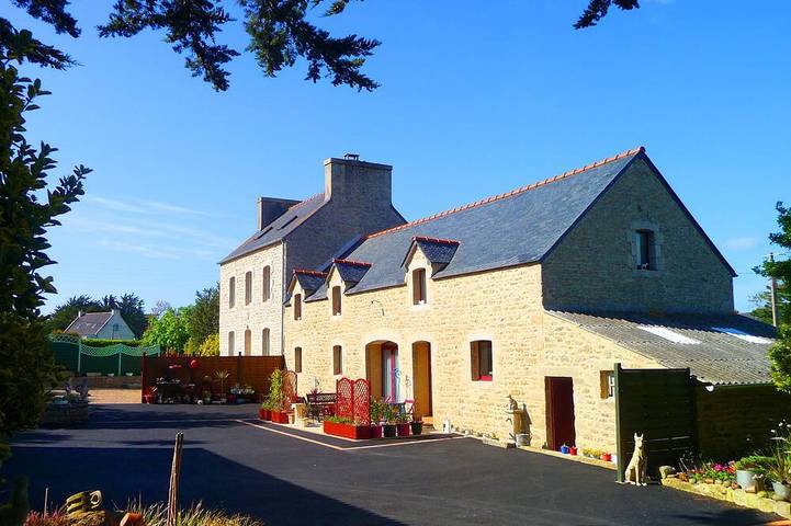 Location de vacances pour 4 personnes, avec Jardin à Kerlouan