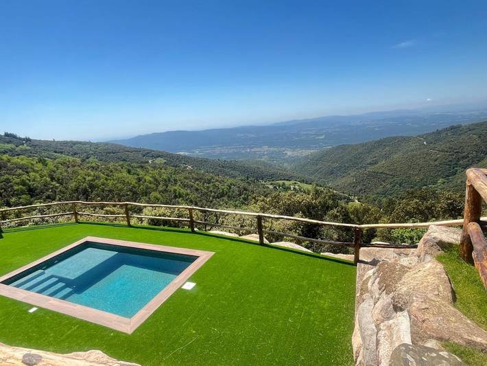 Chalet para 12 personas, con Jacuzzi y Terraza además de Jardín y Piscina en Parque natural del Montseny