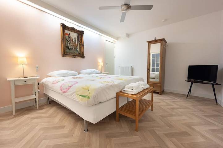 Ferienwohnung für 4 Personen, mit Balkon in Anne Frank Haus - 2