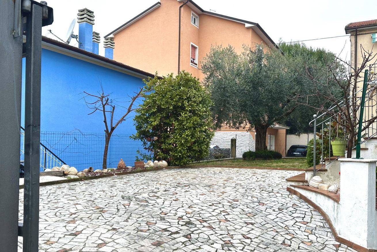 Apartamento entero, S327 - Sirolo, comfortable two-room apartment well equipped in Sirolo, Riviera del Conero