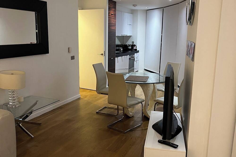 Luxury Room With City view in Tower Hamlets, London