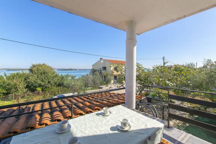 Ganze Wohnung, Apartments Irena in Tkon, Pasman