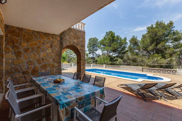 Casa "Villallop" que admite mascotas, con vistas a la montaña, piscina y Wi-Fi in Olivella, Garraf