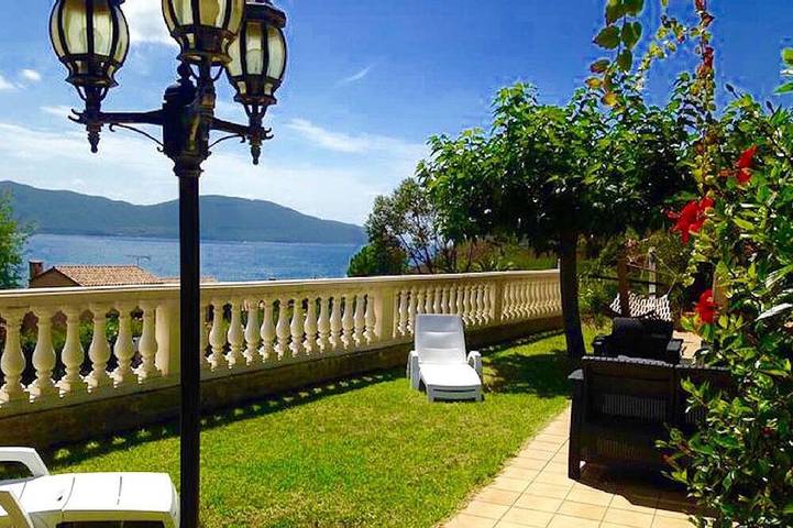 Villa pour 6 personnes, avec terrasse et jardin