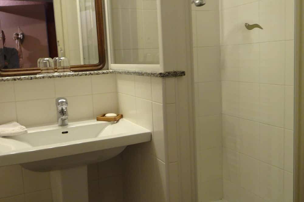 Entire apartment, Spacious air-conditioned gîte for 2 to 4 people in Ribeauvillé, Parc naturel régional des Ballons des Vosges