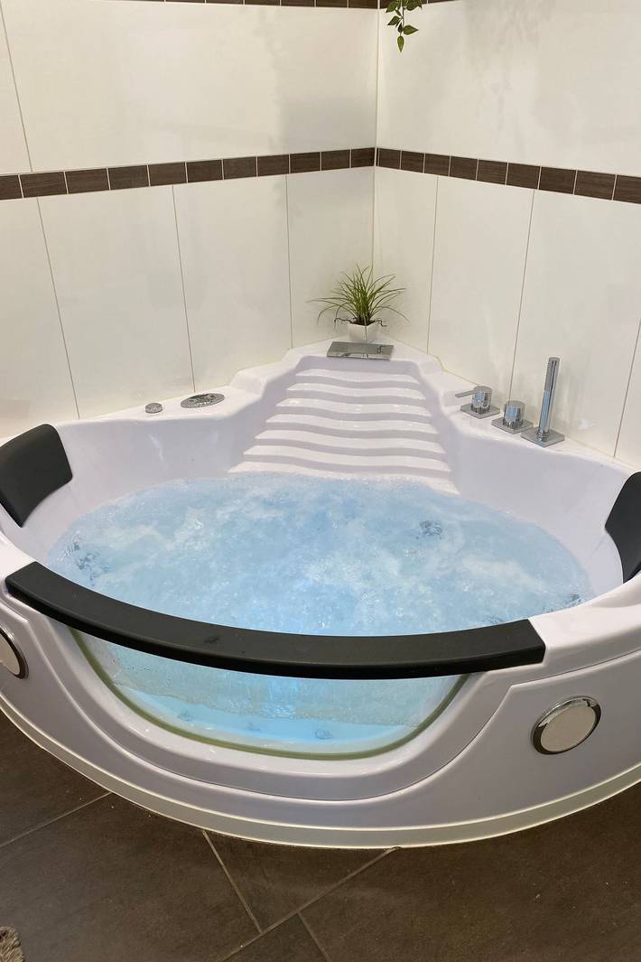 Ferienhaus für 6 Personen, mit Whirlpool und Terrasse sowie Garten in Niedersfeld - 4