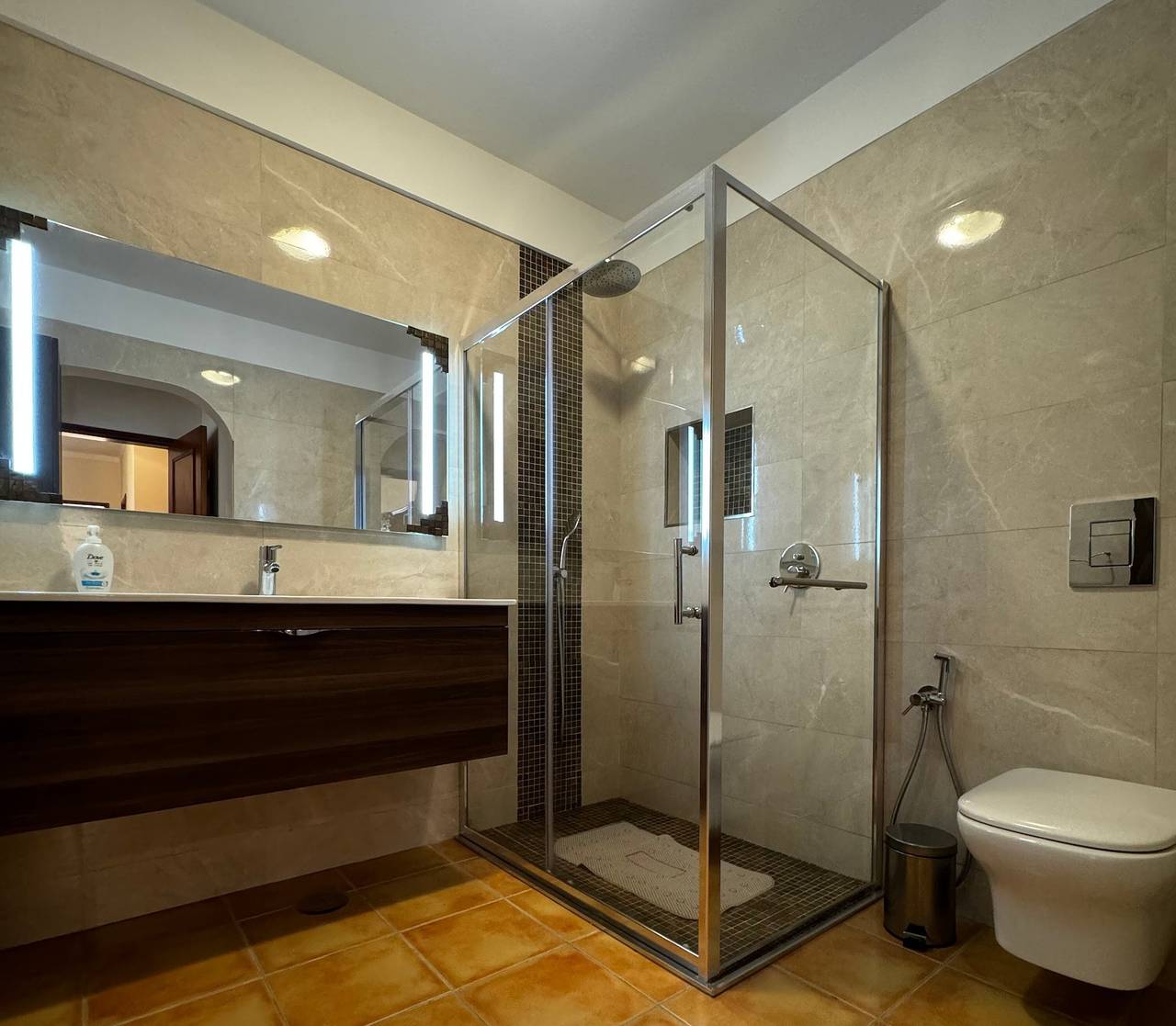 Appartamento intero, Appartamento Mar Olhao: comfort moderno vicino al centro e alle spiagge in Quelfes, Parque Natural da Ria Formosa