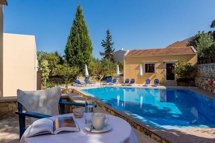 Ferienwohnung für 12 Personen, mit Balkon und Pool