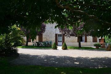Gîte pour 8 personnes, avec jardin et jacuzzi dans Cartelègue