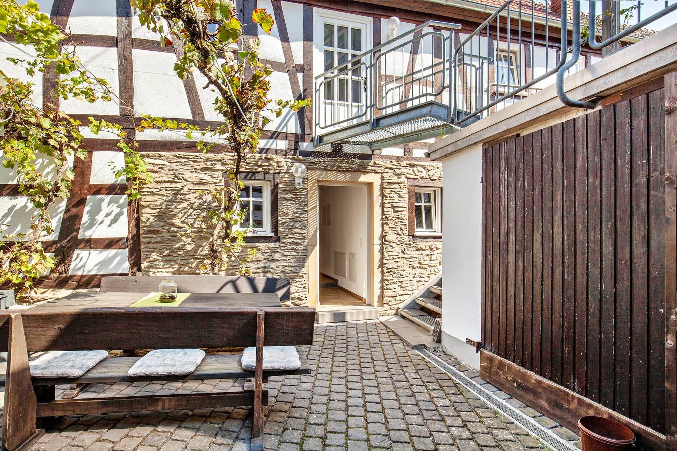 Ganze Wohnung, Ferienwohnung 'Wohnung 1' mit Bergblick, Gemeinschaftsgarten und Wlan in Wallhausen, Landkreis Bad Kreuznach