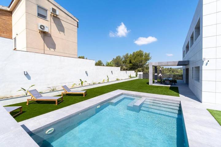 Casa rural para 8 personas, con Jacuzzi y Terraza además de Jardín y Piscina en La Secuita - 4