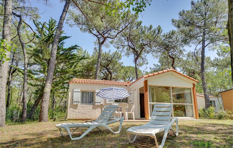 Maison de vacances pour 5 personnes, avec piscine ainsi que terrasse et jardin dans 