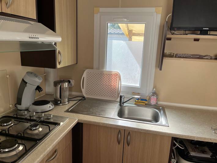 Mobil home pour 6 personnes, avec jacuzzi ainsi que jardin et bassin pour enfant à Argelès-sur-Mer - 4