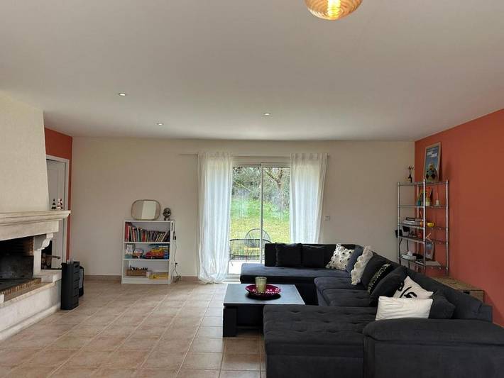 Location de vacances pour 9 personnes, avec vue et terrasse à Payrignac