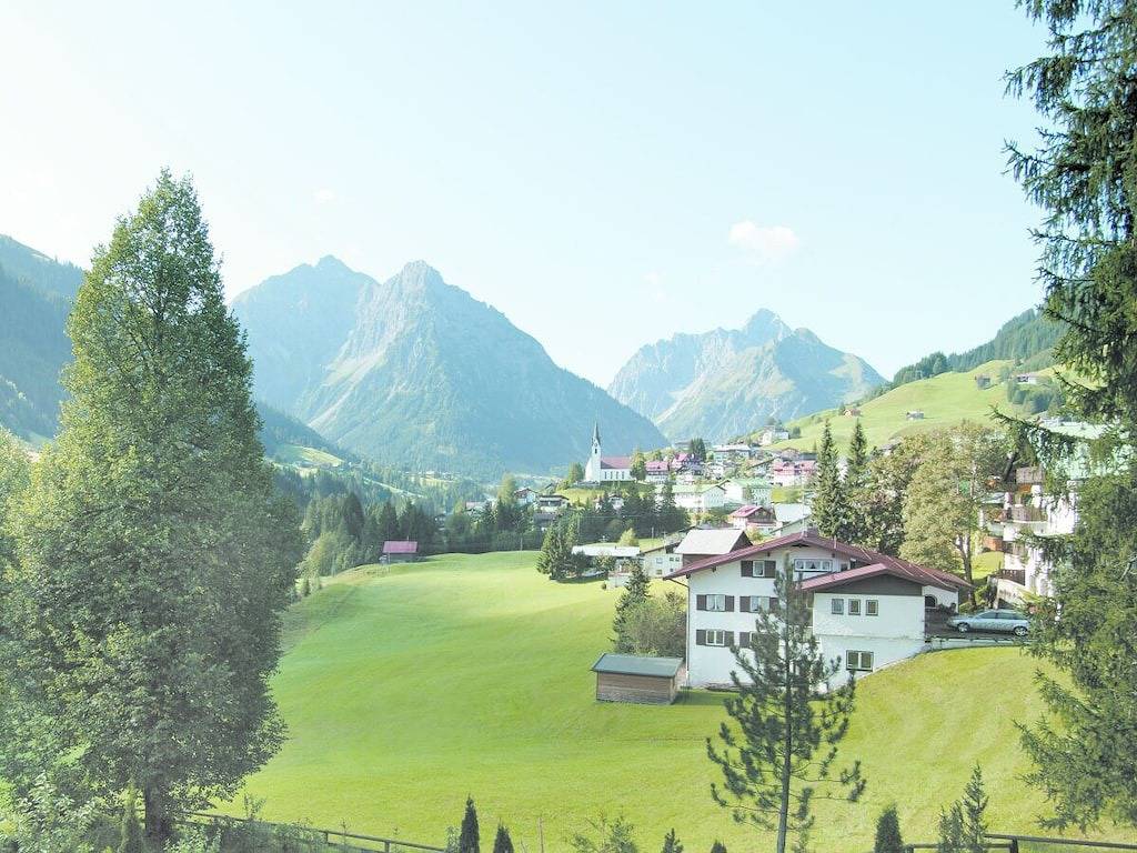 Ferienwohnung mit 3 Schlafzimmer in Hirschegg Kleinwalsertal, Mittelberg