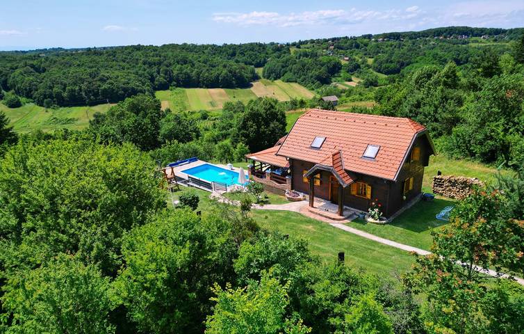 Villa für 6 Personen, mit Garten und Terrasse sowie Whirlpool - 1