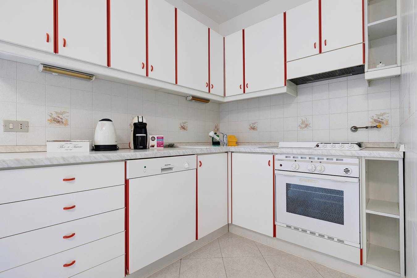 Ολόκληρο το διαμέρισμα, Apartment 'Cuore Di Comano' with Mountain View, Private Terrace and Balcony in Ponte Arche, Garda Mountains