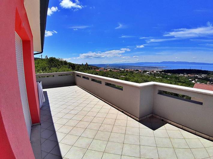 Ferienwohnung für 6 Personen, mit Balkon und Whirlpool