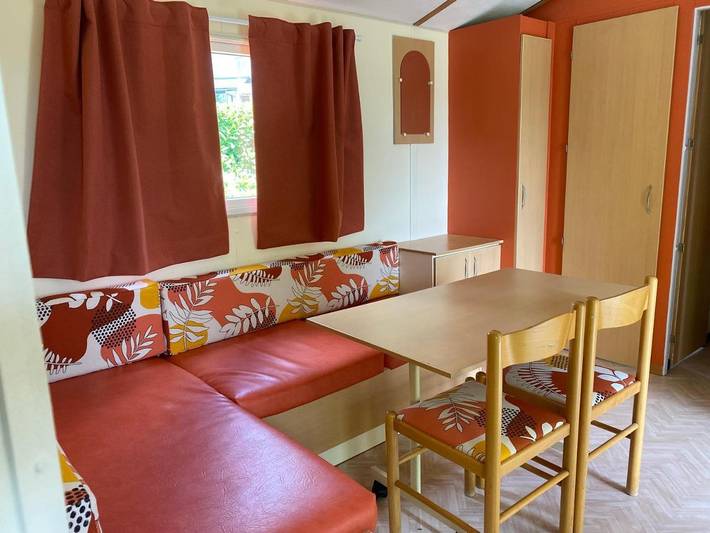 Camping pour 4 personnes, avec vue ainsi que jardin et piscine en Corrèze - 3