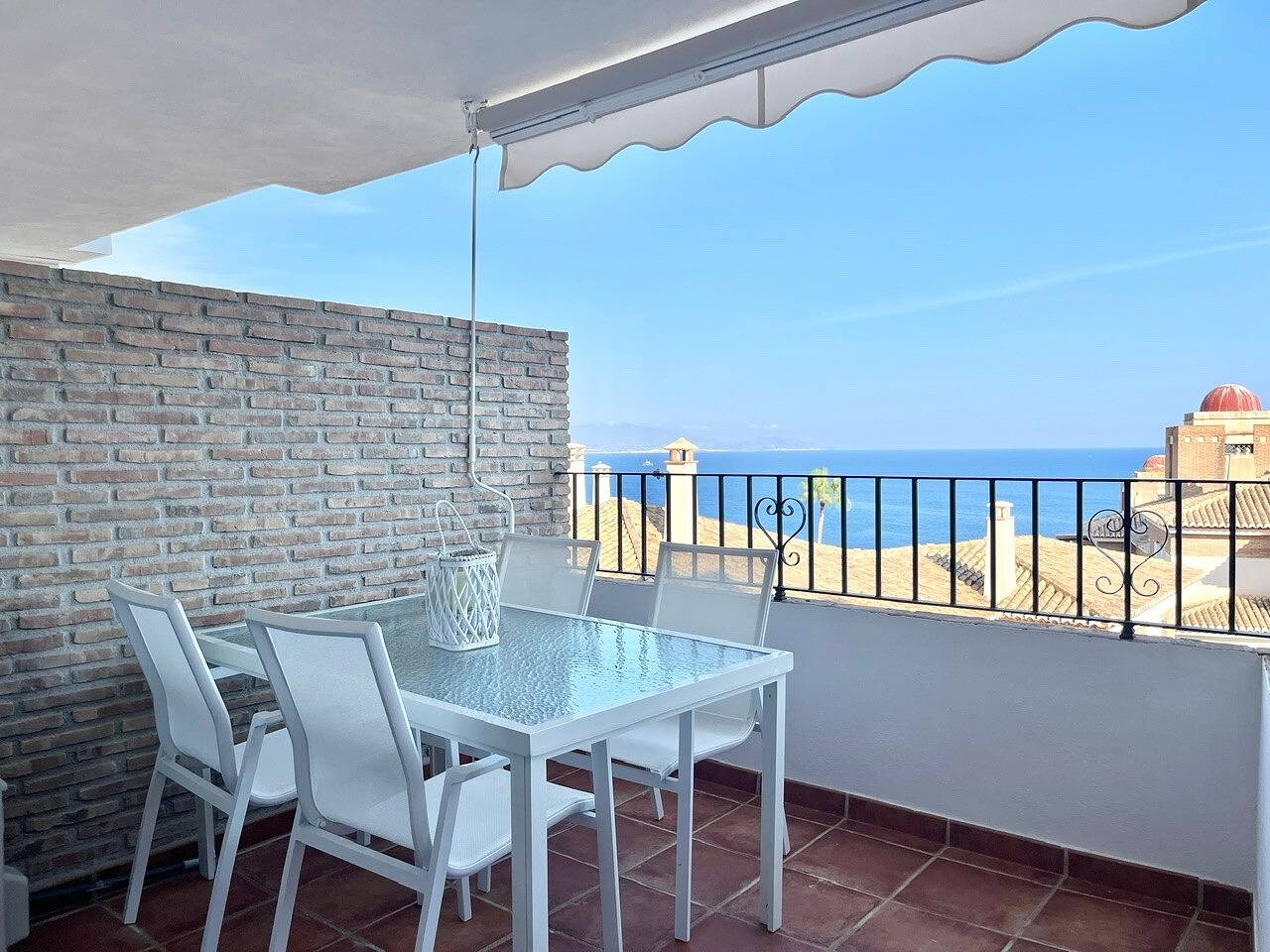 Apartamento entero, Apartamento vacacional "Piso Jardines De Adnania B" cerca de la playa con piscina compartida y Wi-Fi in Playa de los Berengueles (Almuñecar), Almuñecar