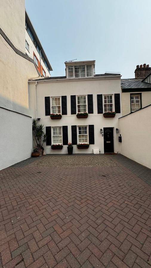 Location de vacances pour 8 personnes, avec terrasse, animaux acceptés dans Saint-Hélier - 3